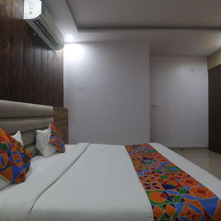 Icyhotels Hl Inn Chinhat ภายนอก รูปภาพ