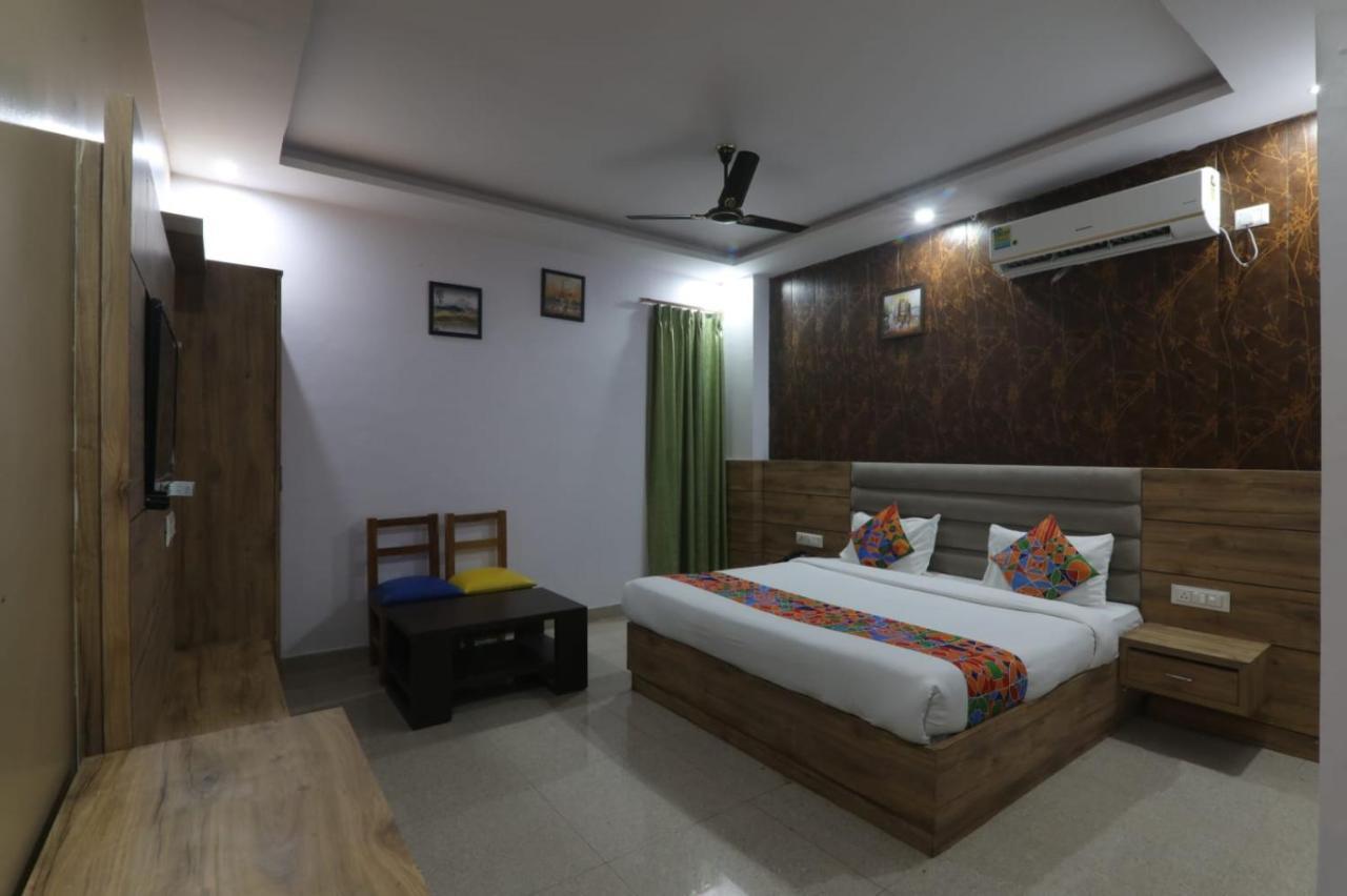 Icyhotels Hl Inn Chinhat ภายนอก รูปภาพ