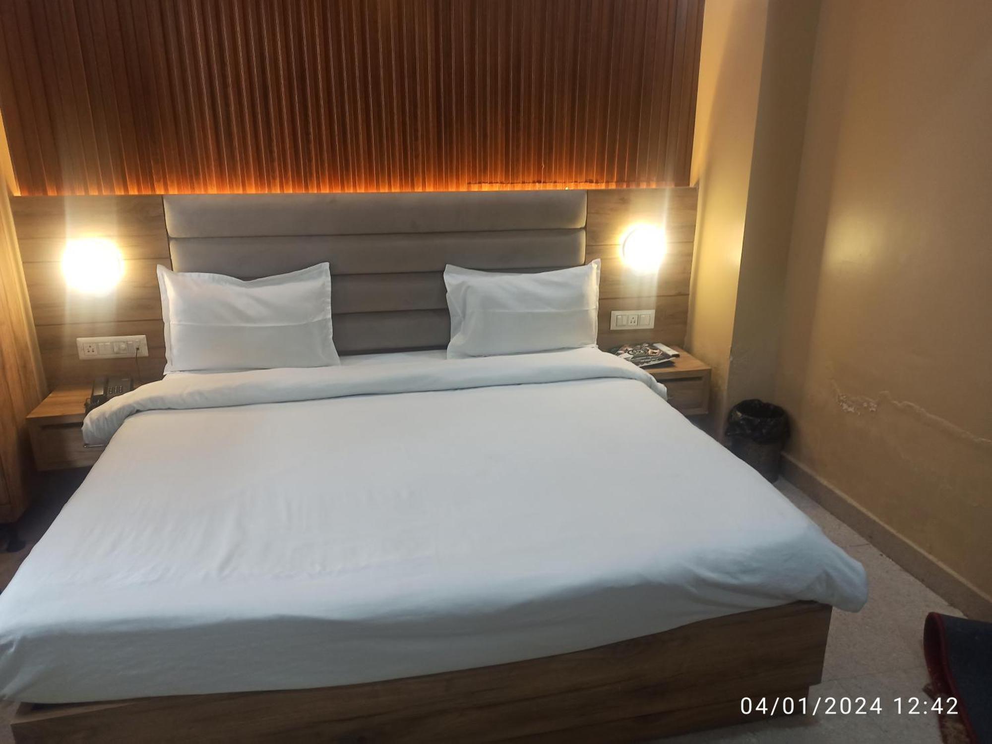 Icyhotels Hl Inn Chinhat ภายนอก รูปภาพ